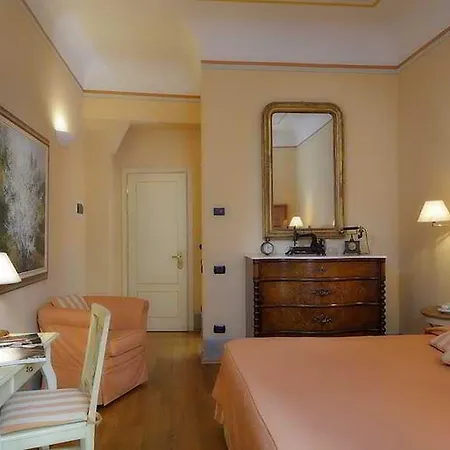 酒店 Palazzo Busdraghi, Depoca 3*